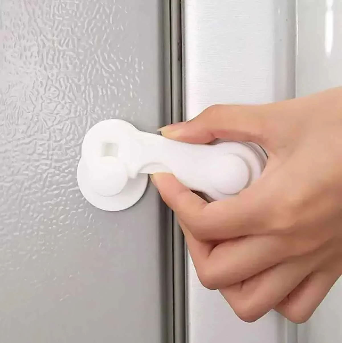 Trava Multiuso Para Gavetas E Portas Com 2 Unidades 10cm - Imagem 3