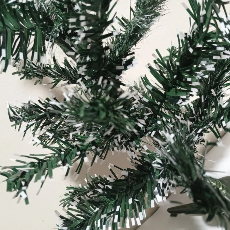 Arvore de Natal Verde Com Neve 30cm 25 Galhos Natalkasa - Imagem 2